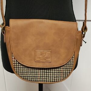 Brown Crossbody Bag with Classic Saddle Design